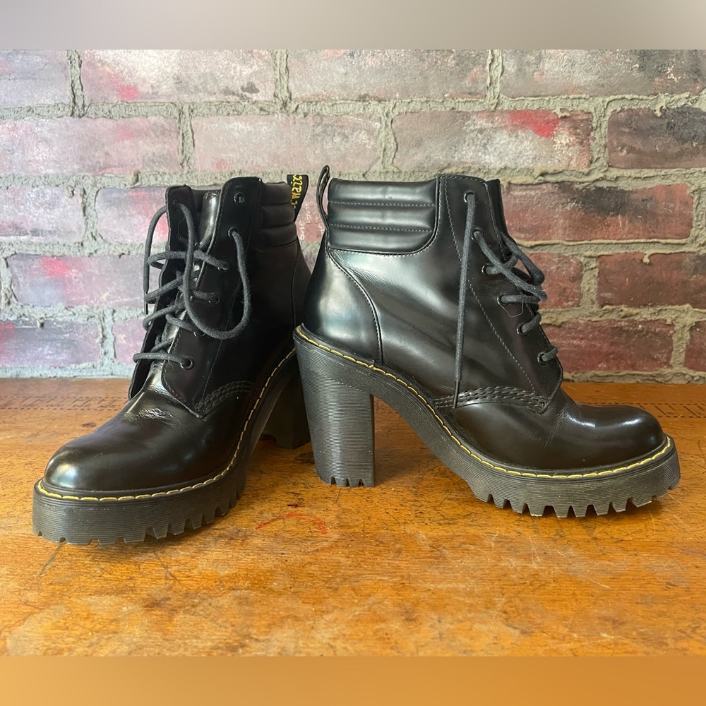 Women’s Dr. Martens size 7